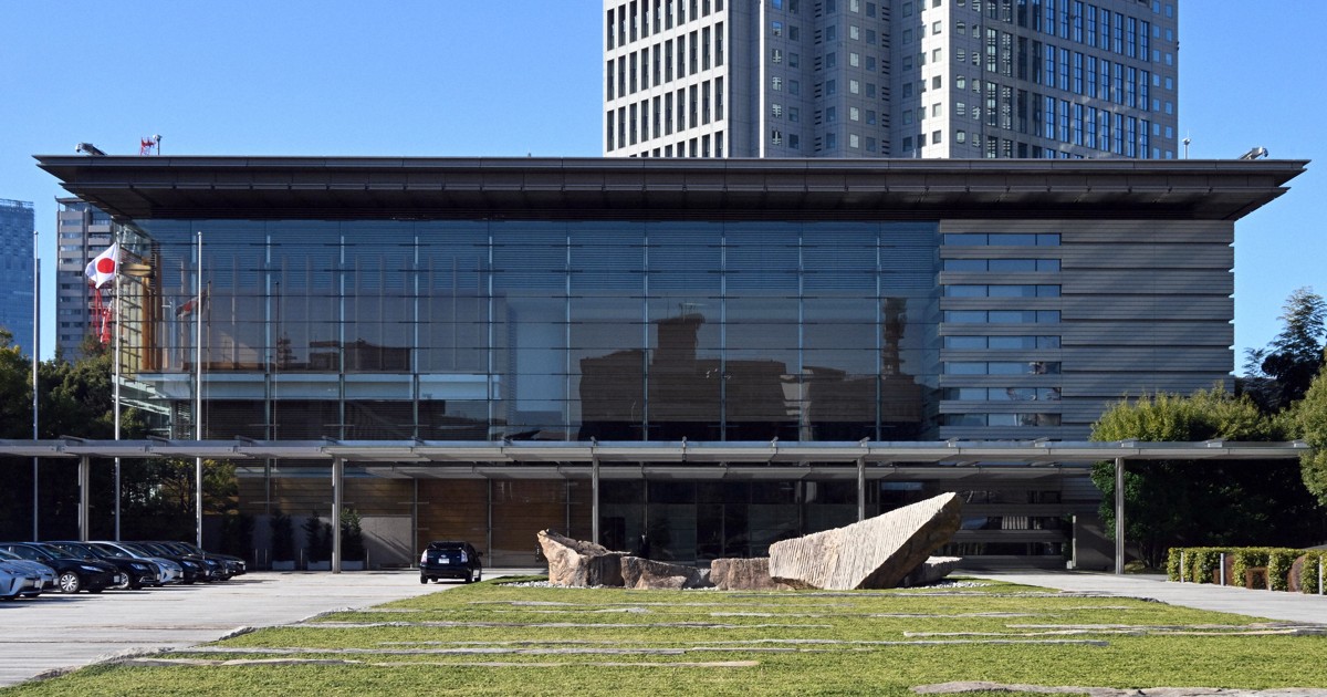 「年収の壁」130万円超え2年連続まで扶養OK 10月から 政府方針 | 毎日新聞