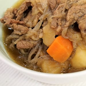 肉じゃがはメインと副菜のどちらですか？