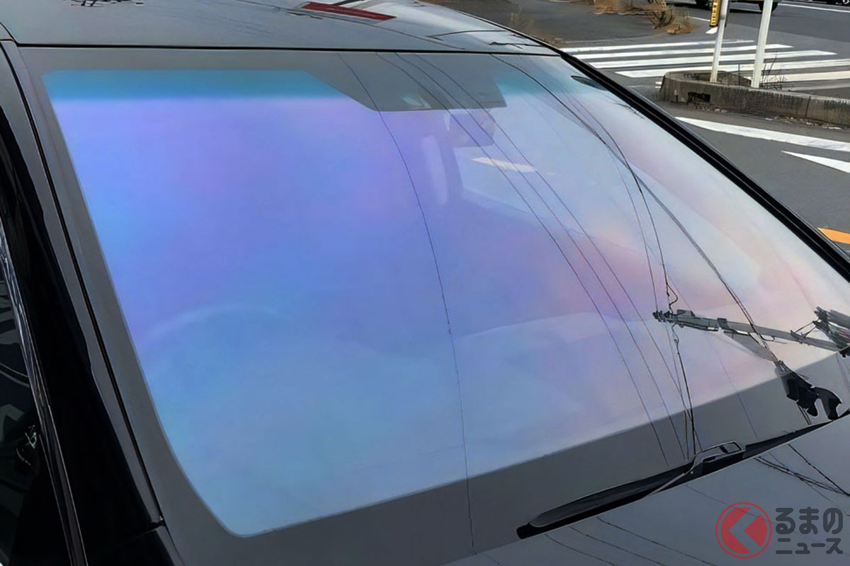 車のフロントガラスにキラキラしたオーロラフィルムはありだと思いますか？