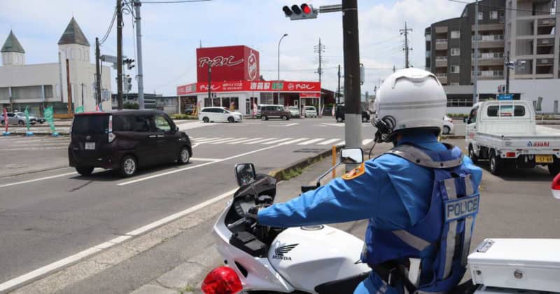 スマホながら運転も危険運転…、賛成？反対？