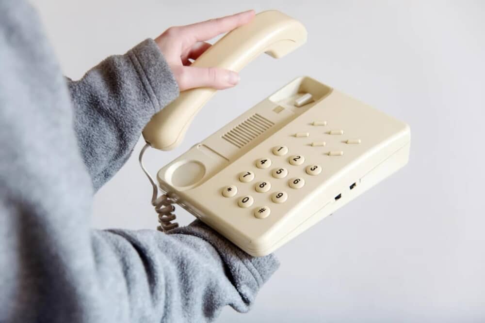 【家計の節約】固定電話を解約して困ったことがありましたか？