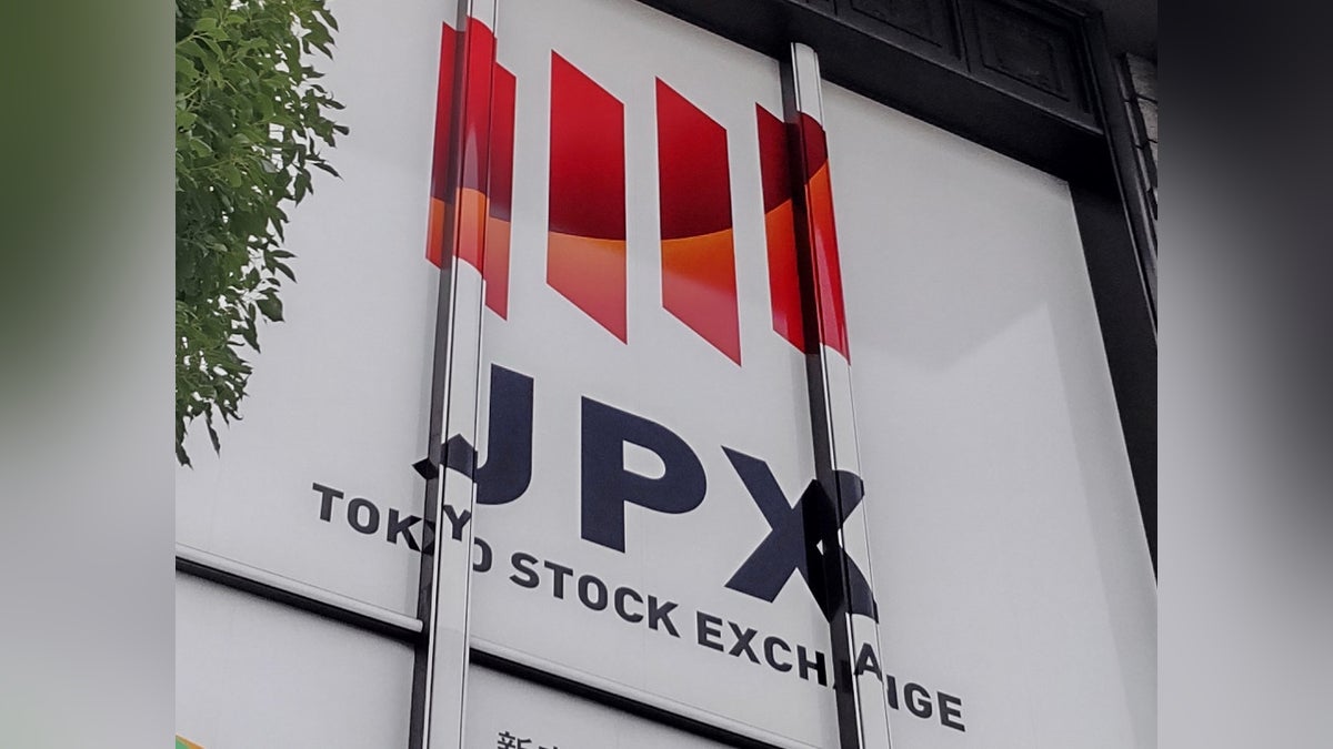 日経平均、ほぼ全面安で一時１１００円超値下がり…半導体関連株などに売り注文