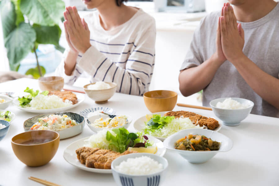 お金を使って食べたいものを食べていますか？