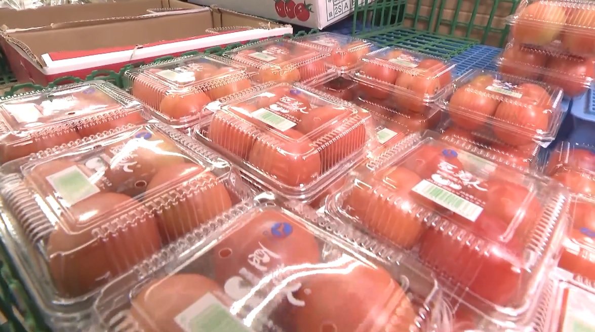 トマトの高騰止まらず…青果店「298円くらいが450円に値上がり」卸売り価格は約5カ月で4倍に　要因は猛暑による生育不足（FNNプライムオンライン） - Yahoo!ニュース