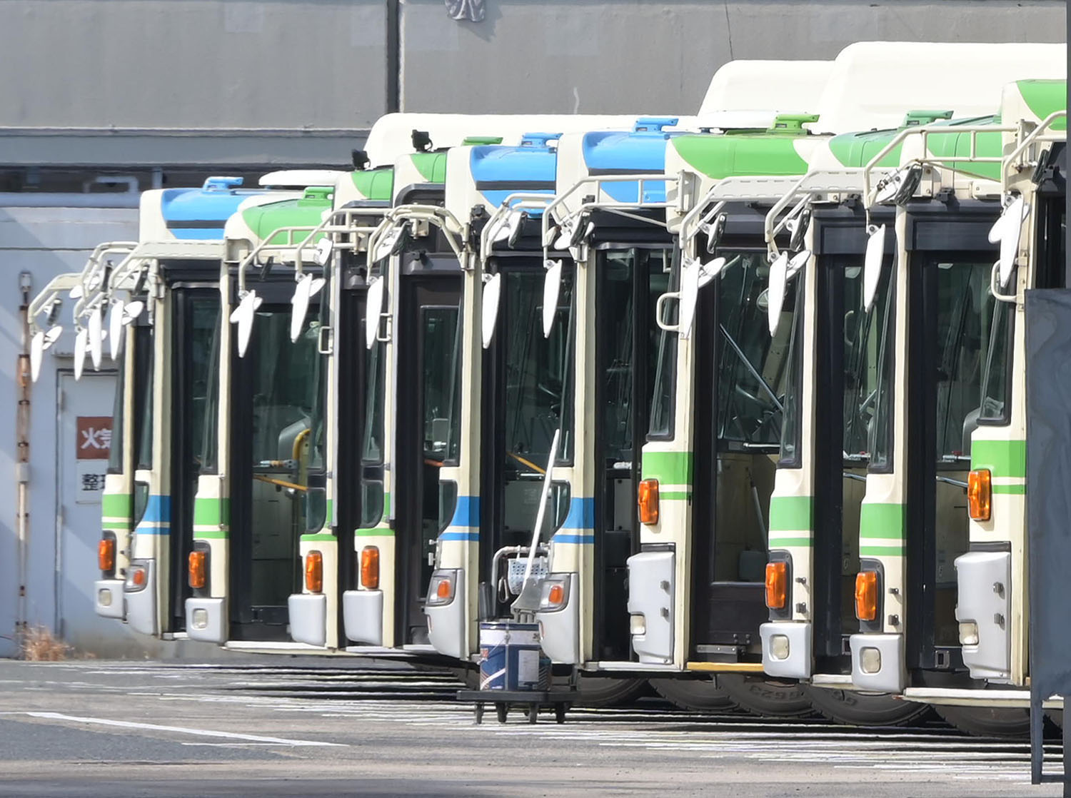 もはや運賃の値上げだけが「路線バス」存続の有効策! 反対派も知るべき「安すぎる」日本のバス運賃