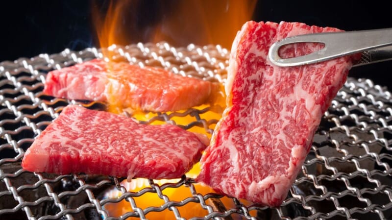 消える街の焼肉店 勝ち組なぜ一転