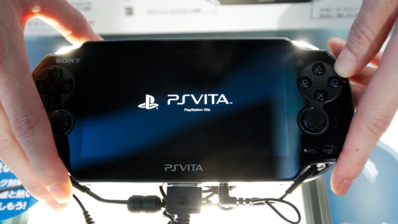 PS Vita発売14年 欧米で苦戦の訳