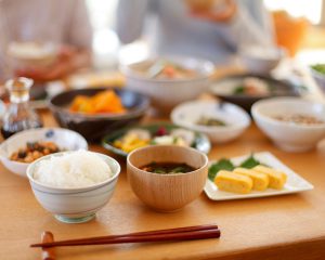 “4人家族で食費は月1万6000円”論争、「絶対に無理」「ぜんぜん余裕」それぞれのワケ - ライブドアニュース