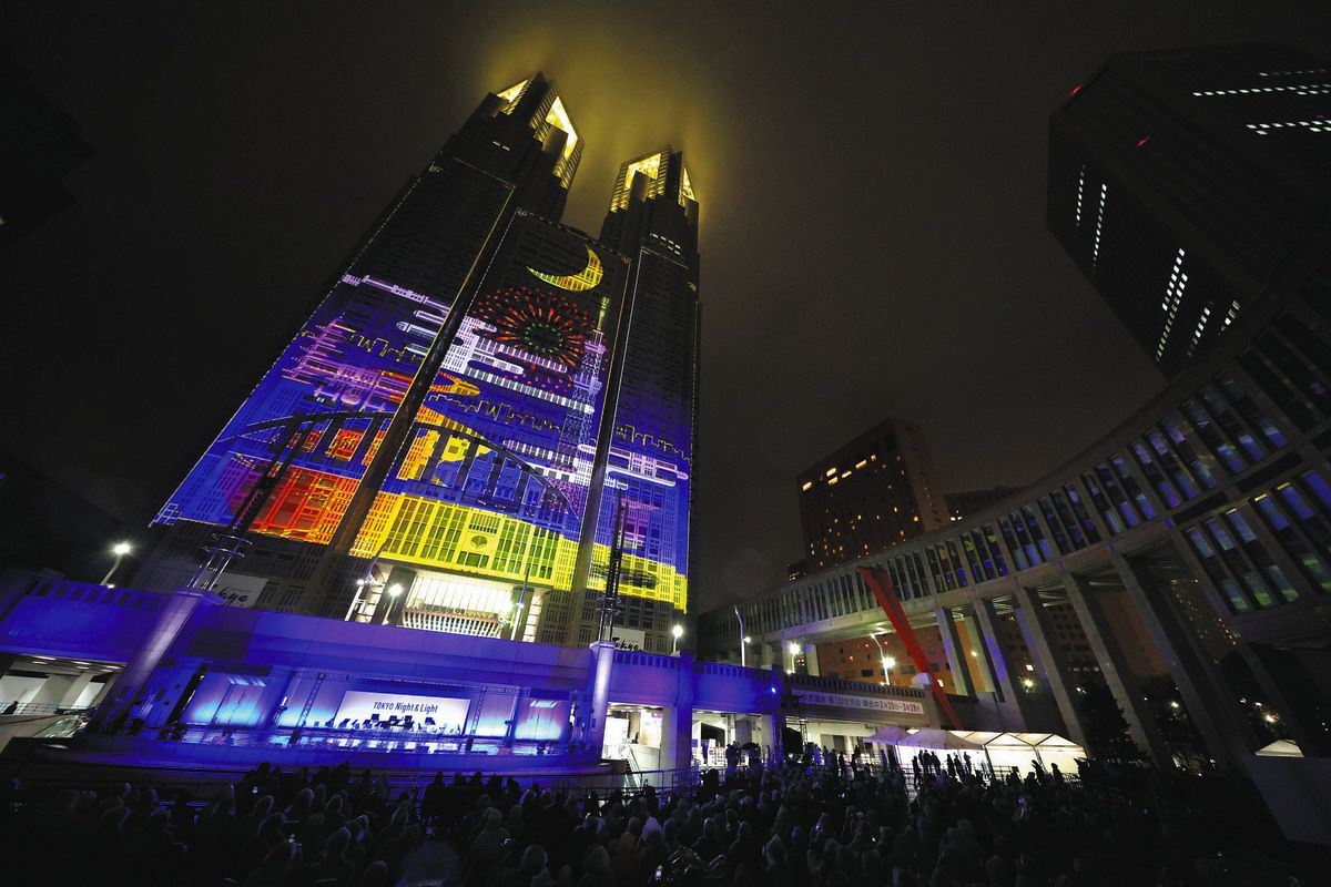 億単位のカネが光と音に化ける…東京都庁プロジェクションマッピング　「都立高ボロボロ」「困窮者支えて」の声も：東京新聞デジタル