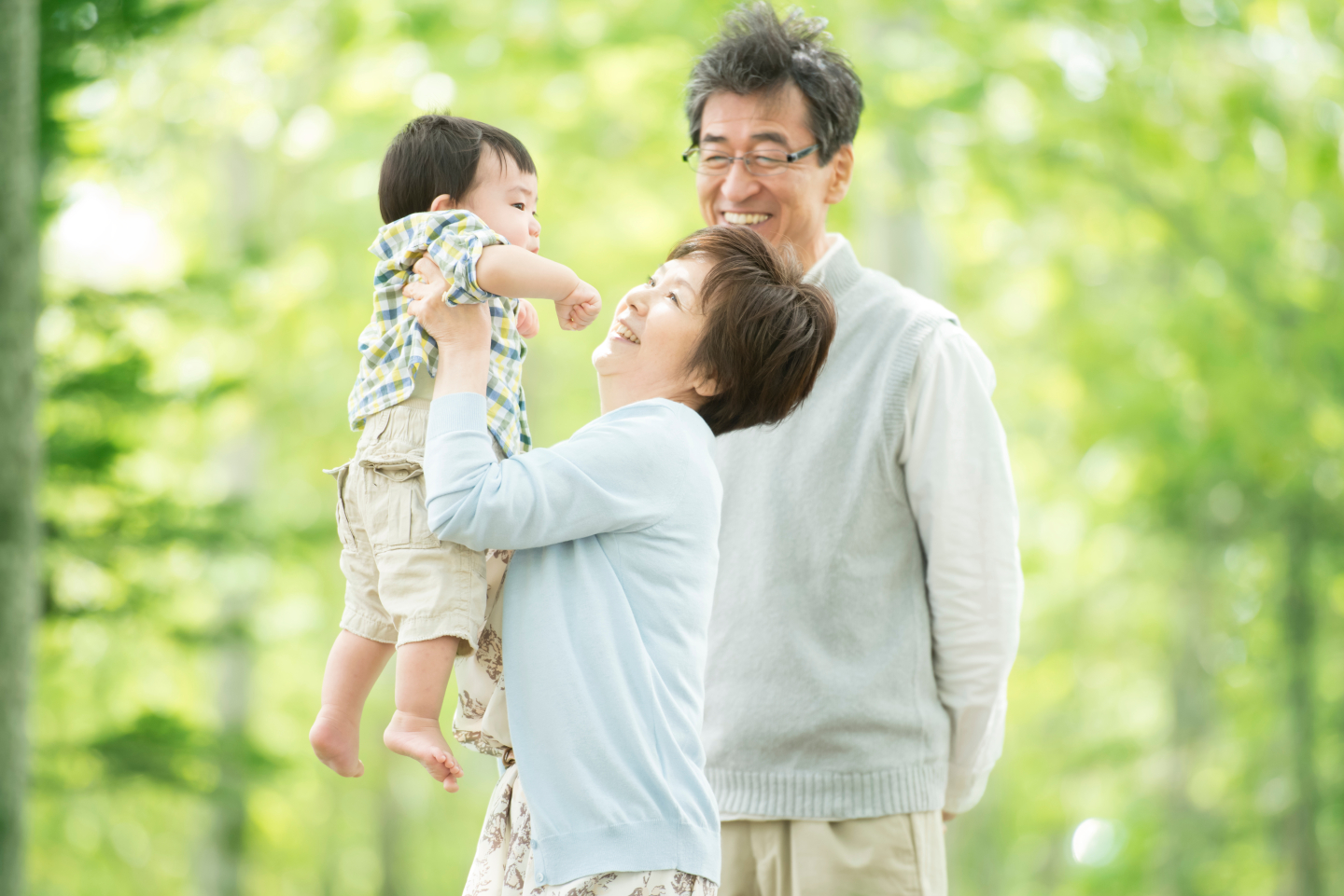 「孫育て」はどこまで関わる?孫のケアを断りたいのはどんなとき?祖父母に聞いた | kufura(クフラ)小学館公式