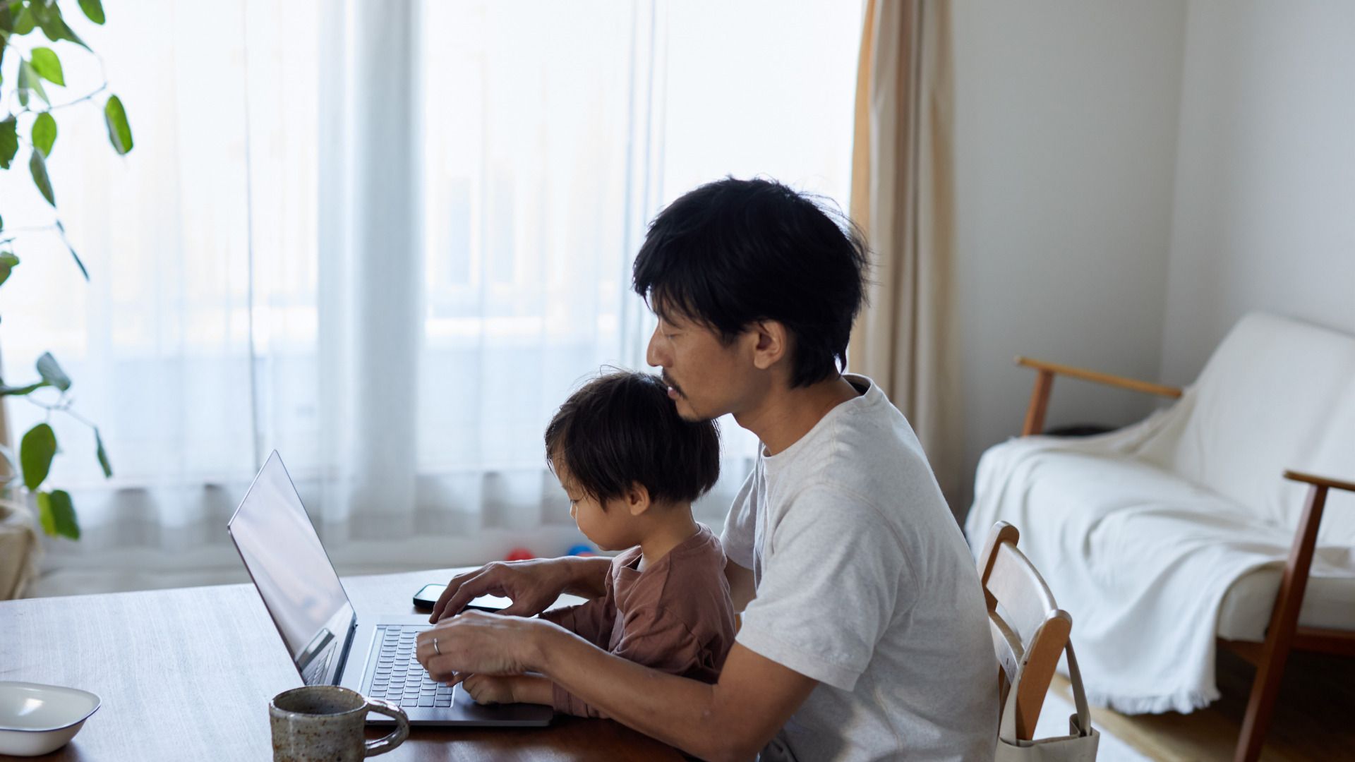 パソコンの普及率の長期推移をさぐる(2022年公開版)(不破雷蔵) - エキスパート - Yahoo!ニュース